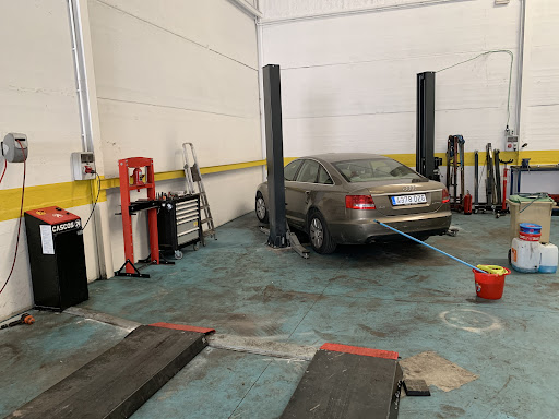 TALLER MECÁNICO MGA
