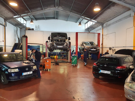 Taller mecánico en Estepona - Las Colinas Automoción | SPG Talleres