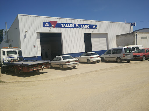 Taller mecánico para el vehículo M.Cano