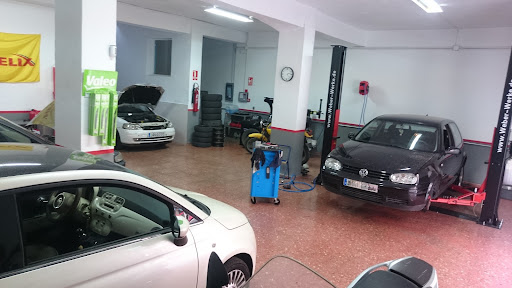 Taller mecánico Autotech Automoción